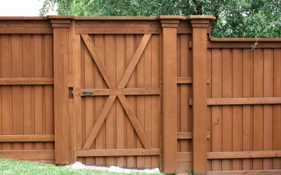 Privacy and Curb Appeal Solutions in a Wood Fence Lee’s Summit MO Homeowners Love